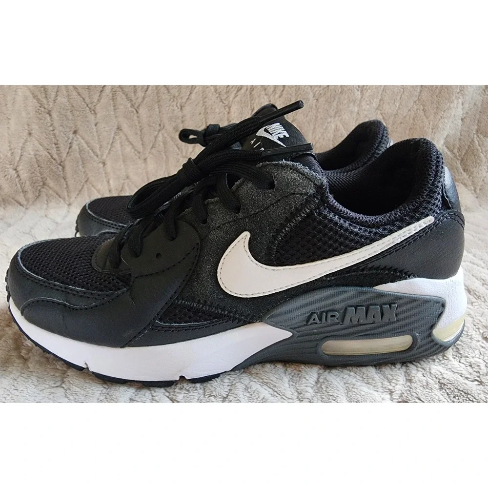 Nike Air Max Excee Black White Athletic Sneakers Womens 7 CD5432-003